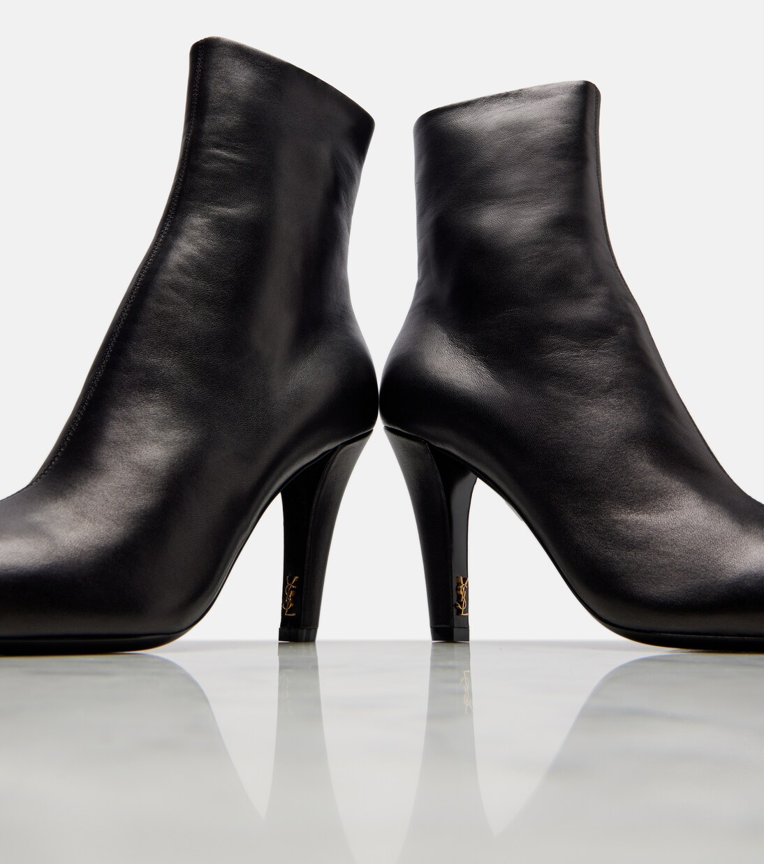 Jill 95 leather ankle boots | Saint Laurent