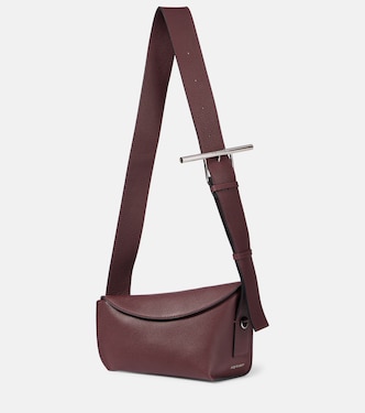 Schultertasche T-Bar Sling aus Leder | McQueen
