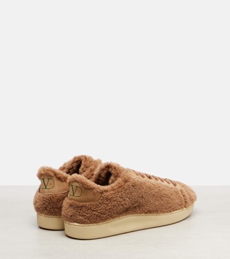 Sneakers Royco VLogo aus Faux Fur | Valentino Garavani