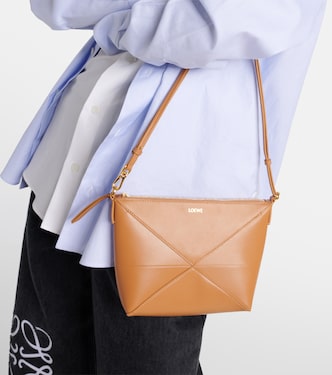 Schultertasche Puzzle Fold aus Leder | Loewe