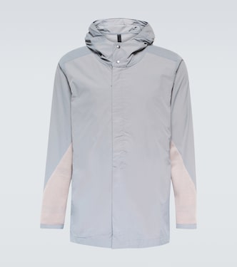 Chaqueta técnica A-Type con capucha | Byborre