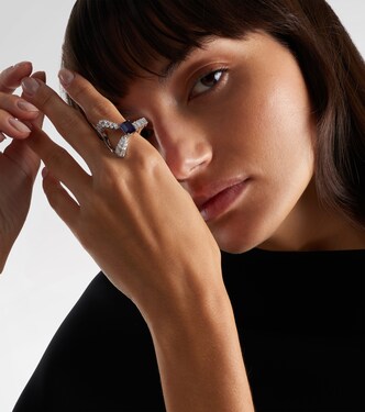 Reign Supreme 18kt white gold ring with sapphire and diamonds | Yeprem