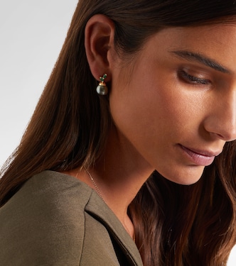 One Of A Kind 18kt gold earrings with emeralds and pearls | Suzanne Kalan