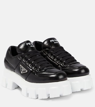 Sneakers in nappa imbottita con platform | Prada