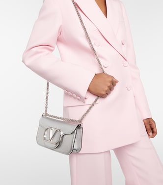 Schultertasche Locò Small aus Metallic-Leder | Valentino Garavani