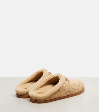 New Sol shearling-trimmed suede clogs | Gucci