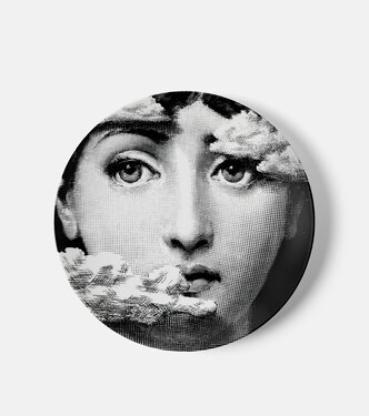 Plato de pared Tema e Variazioni N.139 de porcelana | Fornasetti