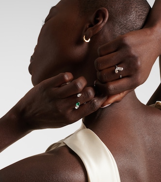 Anello Serti Sur Vide in oro bianco 18kt con diamanti e smeraldo | Repossi