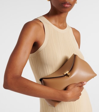 Clutch T-Lock Small aus Leder | Toteme