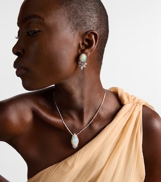 Ohrringe Reign Supreme aus 18kt Weißgold mit Diamanten und Opal | Yeprem