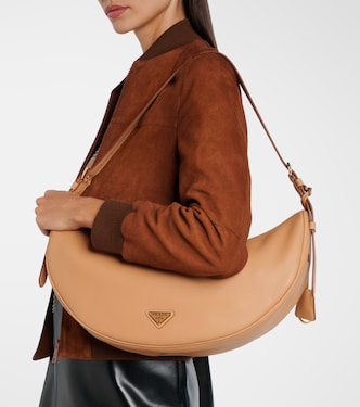 Schultertasche Demi-Lune Large aus Leder | Prada