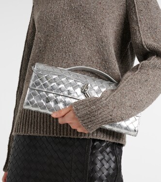 Andiamo Intrecciato编织金属感皮革手拿包 | Bottega Veneta