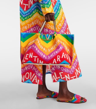 VLogo Large Chevron 24 canvas tote bag | Valentino Garavani