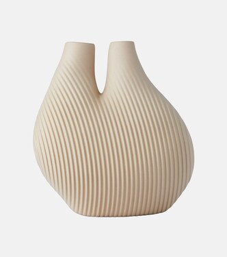 Chamber vase | Hay