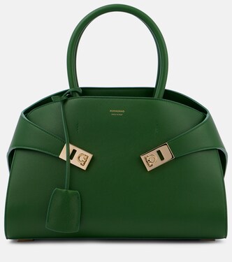 Hug Medium leather tote bag | Ferragamo