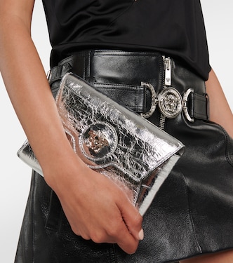 Portefeuille à chaîne La Medusa en cuir métallisé | Versace