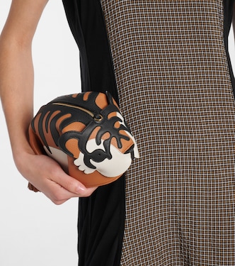 Paula's Ibiza - Clutch Tiger in pelle | Loewe