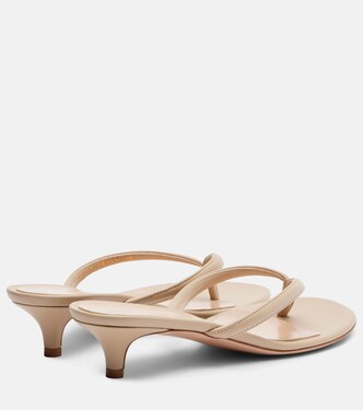 Calypso 35 leather thong sandals | Gianvito Rossi