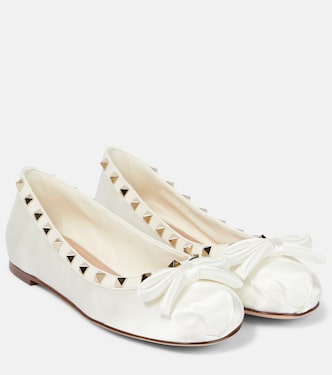 Ballerinas Rockstud aus Satin und Leder | Valentino Garavani
