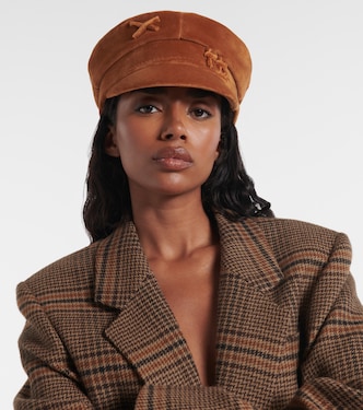 Gorra newsboy de terciopelo con logo | Ruslan Baginskiy