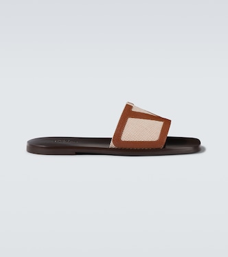 Viva Superstar VLogo slides | Valentino Garavani