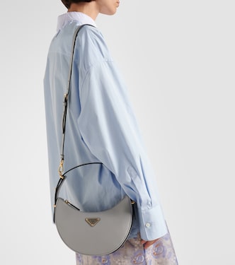 Schultertasche Arqué Small aus Leder | Prada