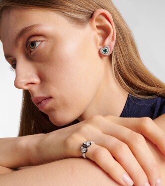 Boucles d'oreilles Heart en or blanc 18 ct, diamants et émeraudes | Kamyen