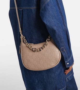 Borsa a spalla GG Emblem Small in pelle | Gucci