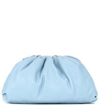 Pouch leather clutch | Bottega Veneta