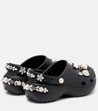 x Crocs zuecos con plataforma adornados  | Simone Rocha