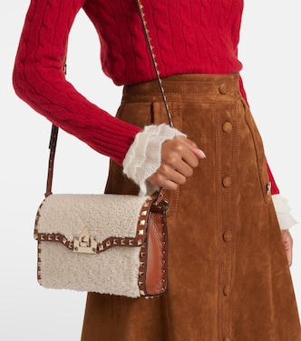 Borsa a tracolla Rockstud Small im shearling | Valentino Garavani