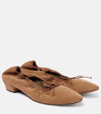 Ballerinas Awar aus Veloursleder mit Shearling | The Row