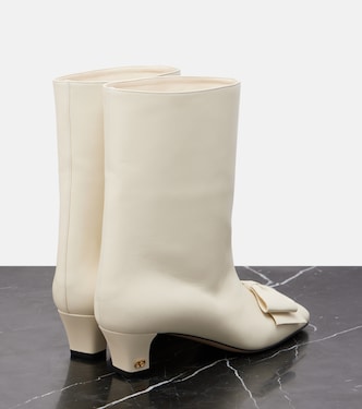 Bowow 45 leather ankle boots | Valentino Garavani