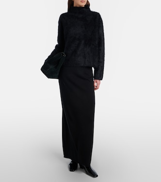 Cashmere sweater | Lisa Yang