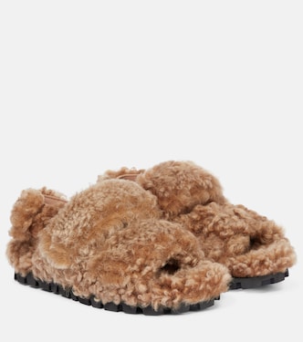 Sandalen aus Shearling | Miu Miu