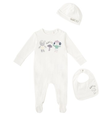 Baby printed onesie, bib, and beanie set | Gucci Kids
