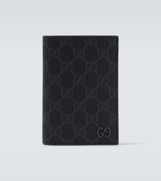 حافظة جواز سفر من الكانفاس GG | Gucci
