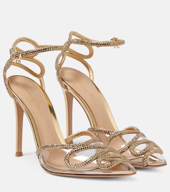 Salones de piel y PVC adornados | Gianvito Rossi