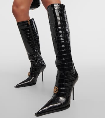 Botas altas de charol grabado | Versace