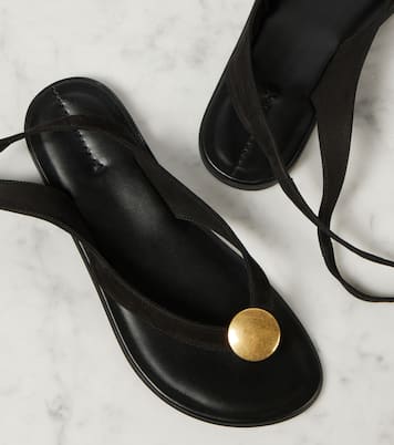 Sandali infradito Charm in pelle | The Row
