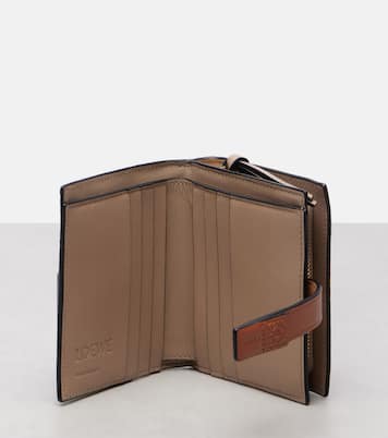 Compact leather wallet | Loewe