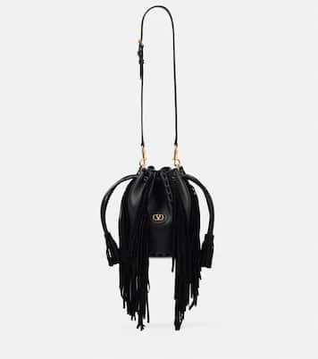 Sac seau Nellcôte Small en cuir | Valentino Garavani