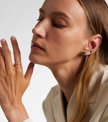 Ear cuff Jumbo de oro de 18 ct con esmeraldas | Shay Jewelry