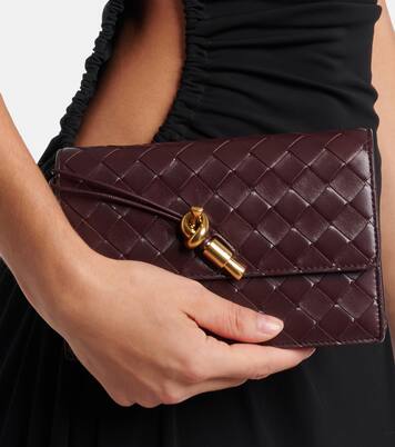 Andiamo Intrecciato编织皮革链饰钱包 | Bottega Veneta