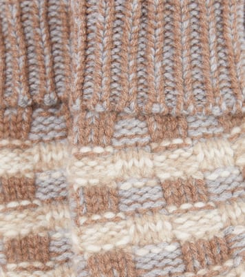 Muffole Maxine in cashmere | Gabriela Hearst