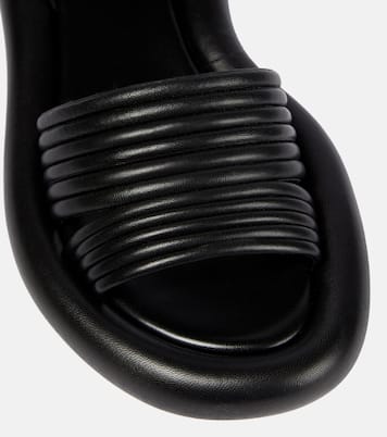 Manolasummer皮革凉鞋 | Christian Louboutin