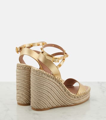 Rockstud metallic leather wedge sandals | Valentino Garavani