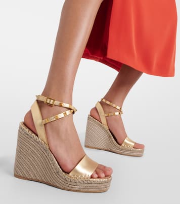 Rockstud metallic leather wedge sandals | Valentino Garavani