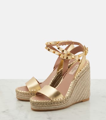 Rockstud metallic leather wedge sandals | Valentino Garavani