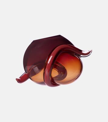 Vase Tension  | Alexa Lixfeld